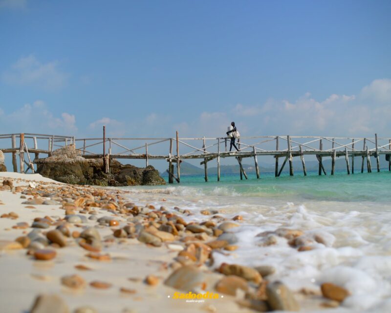 เกาะขาม สัตหีบ 2026: น้ำใสเหมือนมัลดีฟส์ ใกล้กรุงเทพฯ แค่นี้เอง! 3 BOY00129