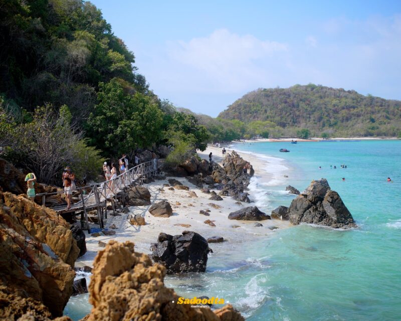 เกาะขาม สัตหีบ 2026: น้ำใสเหมือนมัลดีฟส์ ใกล้กรุงเทพฯ แค่นี้เอง! 1 BOY00198