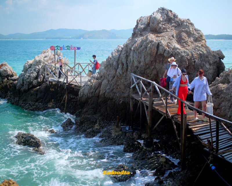 เกาะขาม สัตหีบ 2026: น้ำใสเหมือนมัลดีฟส์ ใกล้กรุงเทพฯ แค่นี้เอง! 6 BOY00202