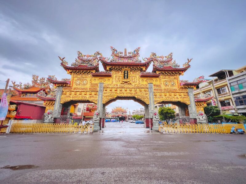 Road Trip ตะลุยไต้หวัน EP.3🇹🇼 | ผิงตง - เกาสง ซีฟู้ดทูน่าสดๆ และปั่นจักรยานรับลมทะเล 3 วัดตงหลง (Donglong Temple)