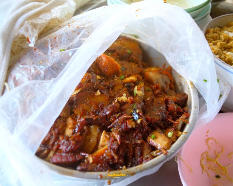 ก๋วยเตี๋ยวรู ตลาดน้อย ตำนานความอร่อยในซอกตึกที่สายกินต้องปักหมุด! 5 Noodle roo Talat Noi 003