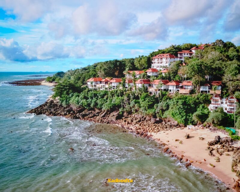 รีวิว Rawi Warin Resort & Spa เกาะลันตา: สัมผัสความสงบในสระธรรมชาติริมทะเลอันดามัน 1 รีวิว Rawi Warin Resort & Spa เกาะลันตา