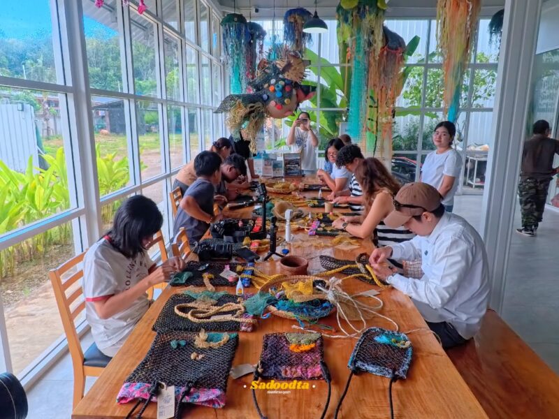 เปลี่ยนขยะทะเลให้เป็นงานศิลปะ: เช็คอิน SFTS Artisan Cafe กระบี่ พื้นที่สร้างสรรค์เพื่อความยั่งยืน 3 SFTS Artisan Cafe 003