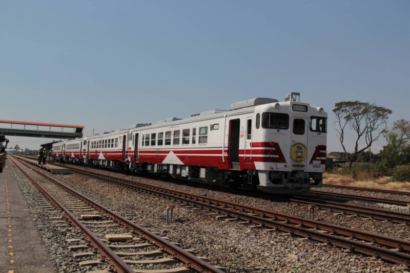 รฟท. เปิดตัวรถไฟญี่ปุ่น KIHA 40/48 เส้นทาง "ดอนเมือง-อยุธยา" เริ่ม 20 เม.ย. นี้! ชวนนั่งรถแอร์ฉ่ำฟีลวินเทจ เที่ยววันธรรมดางบหลักสิบ 2 kiha ayuthaya 004